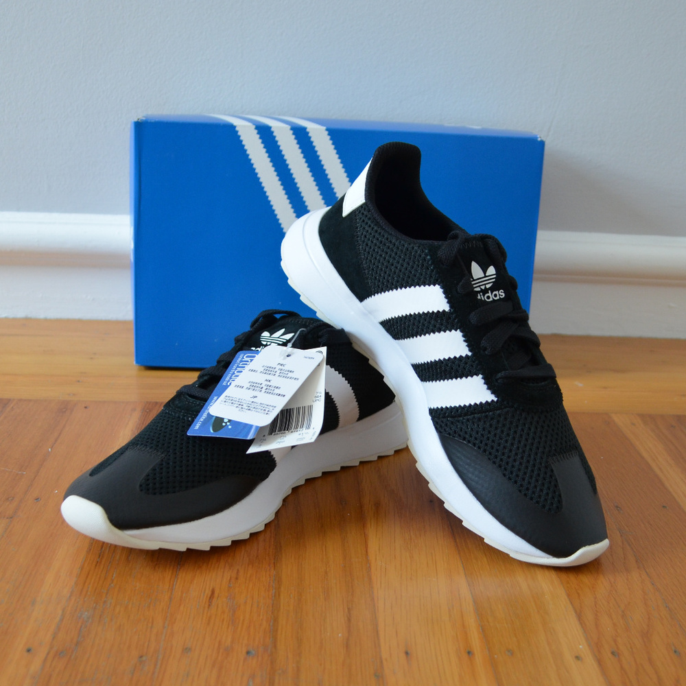 LAST ONE‼️ ADIDAS Originals Fashion Sneakers - Picture 2 of 8
